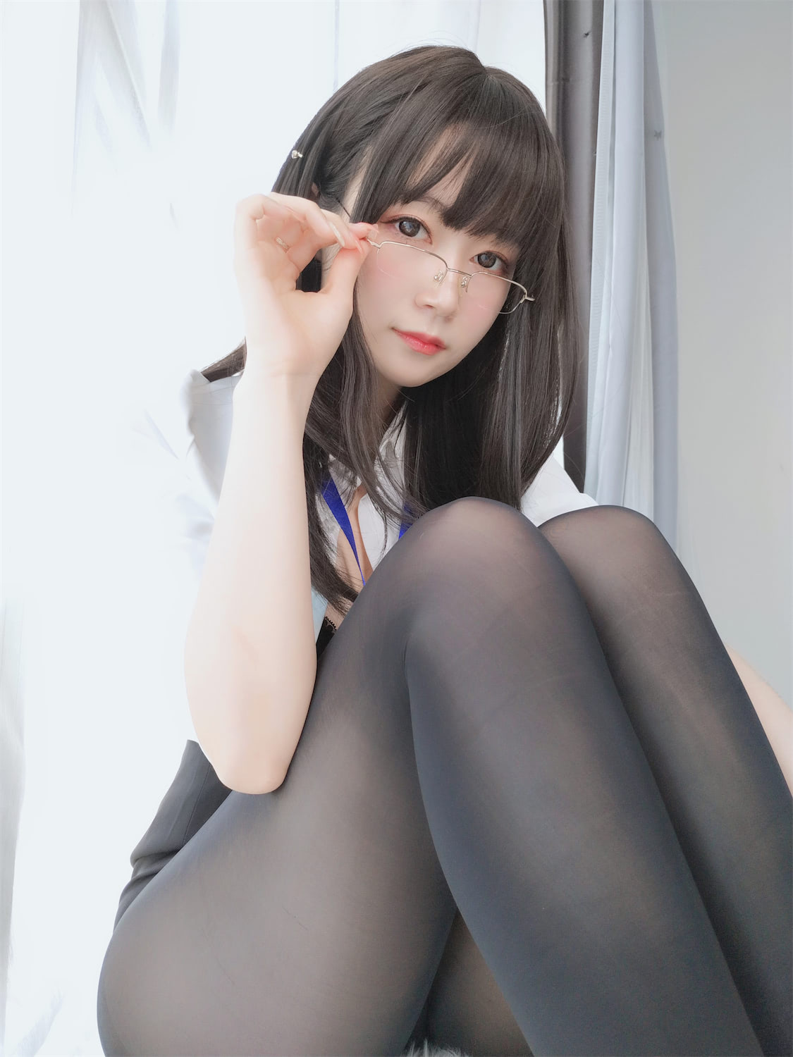 白银81黑丝OL制服124图8视频插图3